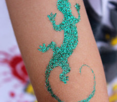 glitter-tattoo-lizard